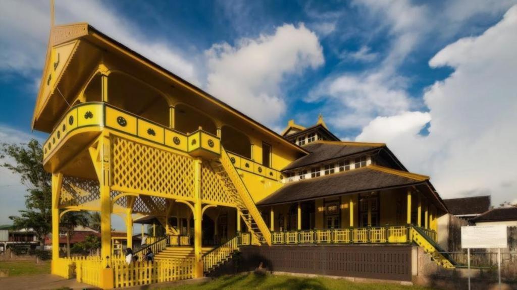 Orchardz Hotel Ayani Pontianak Exterior photo