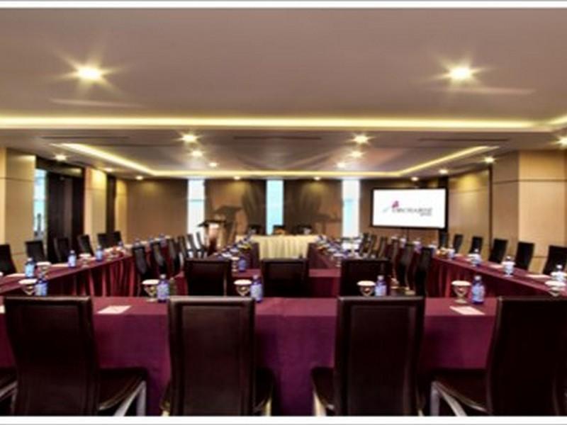 Orchardz Hotel Ayani Pontianak Exterior photo