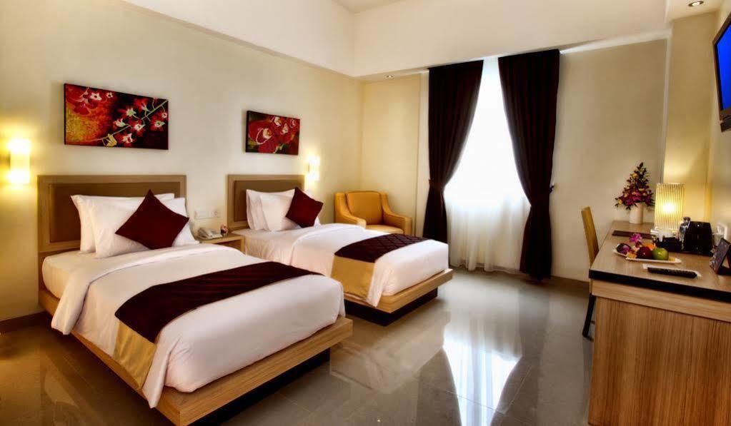 Orchardz Hotel Ayani Pontianak Exterior photo